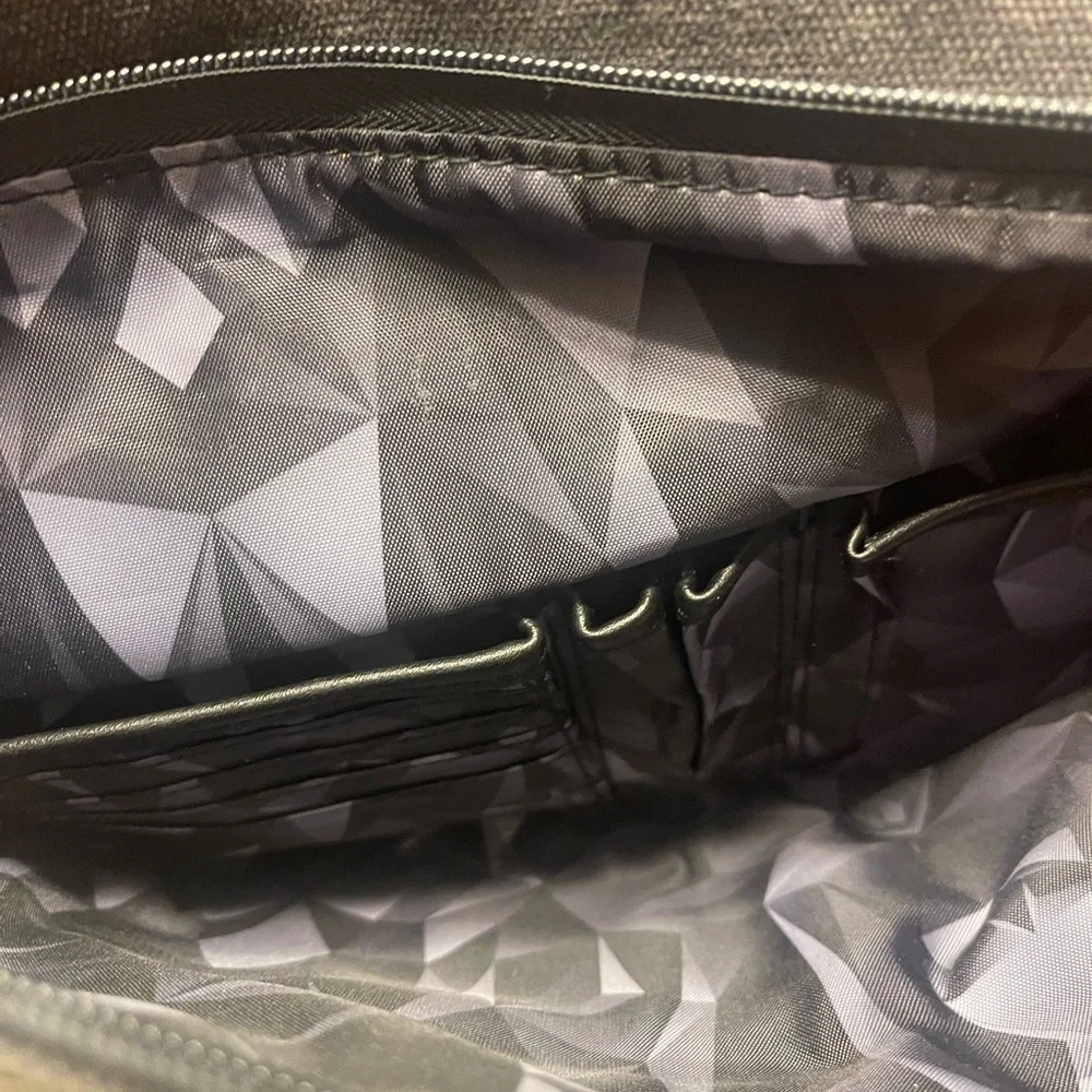 Kenneth Cole Reaction Messenger Bag